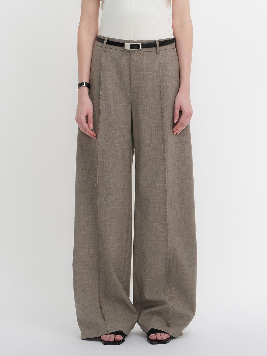 Pantalon classique en laine peignée, coupe ample et droite, jambes larges.